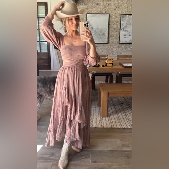 NWT Super beautiful off the shoulder, dusty Rose mocked country side dress - Picture 6 of 8